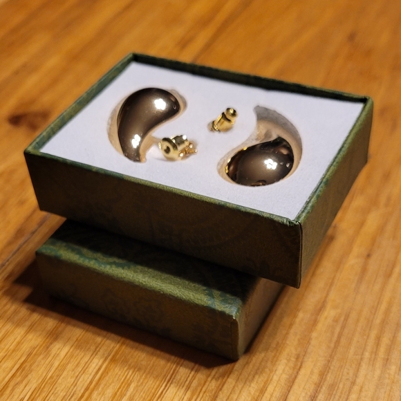 Tear Drop Earrings - Picture 5 of 6